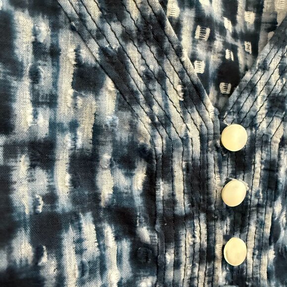 Talbots Abstract Print V-Neckline Button Front Blouse Top Women Large Blue - Picture 2 of 9